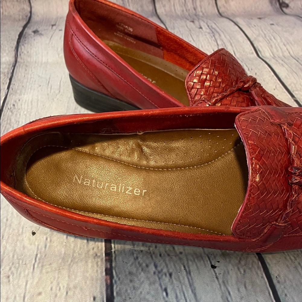 Naturalizer Red Leather Tassel Loafers size 6.5 - Picture 2 of 9